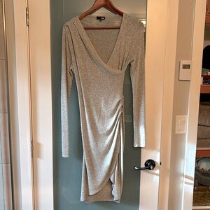 Wilfred Free Dress. Gray. Size small, fits like a medium. Good condition.